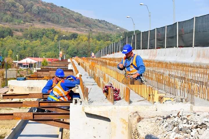 Verificare stadiu lucrări la șantierul podului de peste râul Trotuș, din Municipiul Onești
